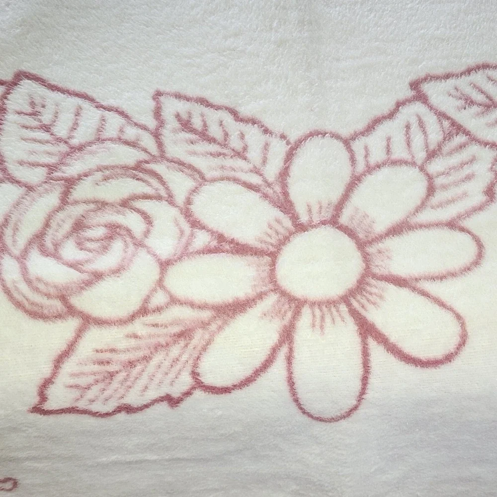 Docofil Throw Blanket For Grammy Pink Ivory Reversible 51x67‎ Made in Portugal